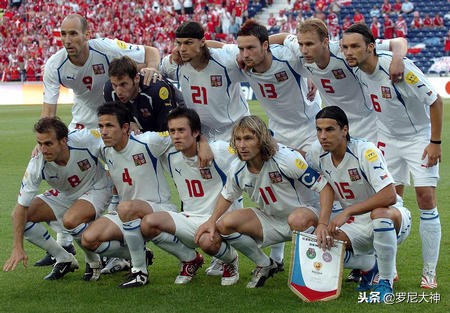 消逝的古典钻石！记忆里那些经典的菱形中场组合