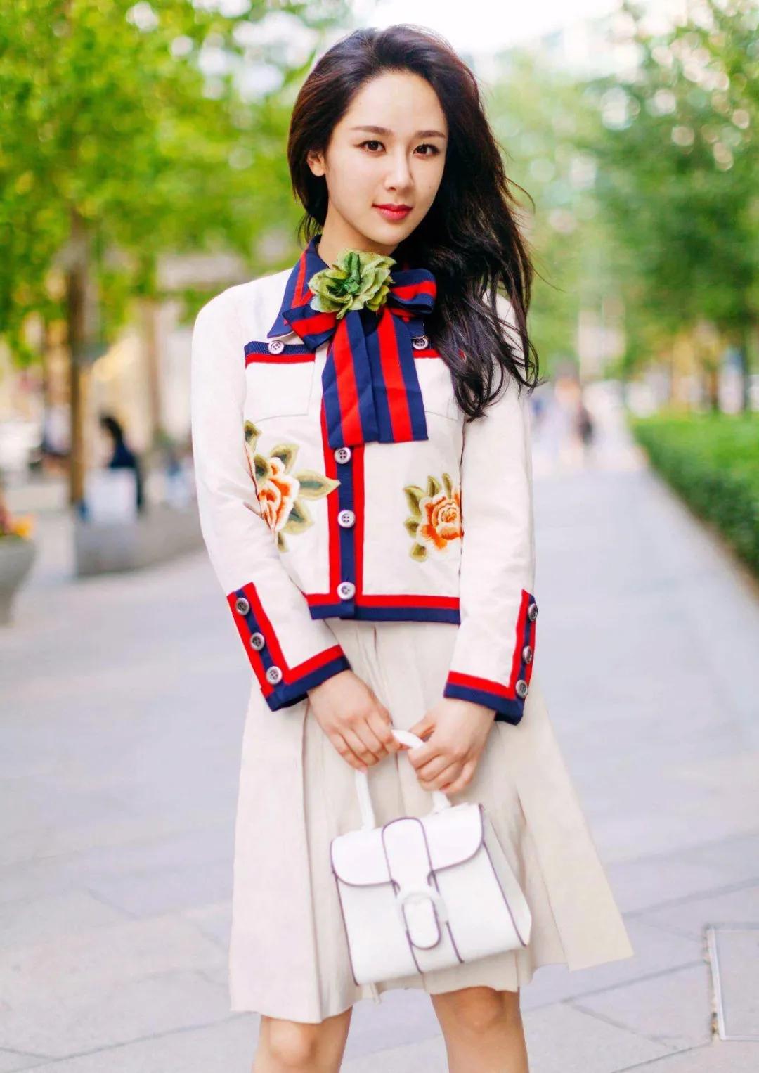 你的五官看起来很好画,你的五官是什么风格