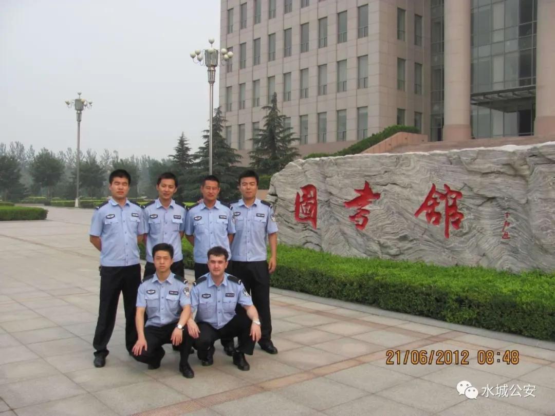 特警的青春剧,警察青春视频