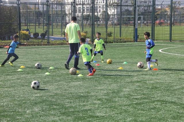 与梦想同行618,昆明青少年足球训练俱乐部