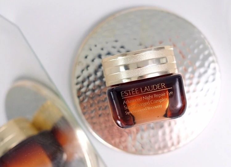 眼霜淡化黑眼圈正确使用方法,眼霜的正确使用方法去除黑眼圈