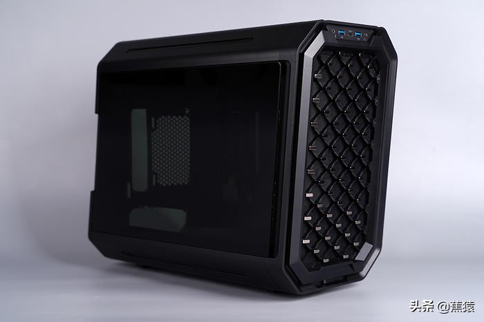 安钛克CUBEDRAK装机展示,11700+ROGB560-G+3080TI