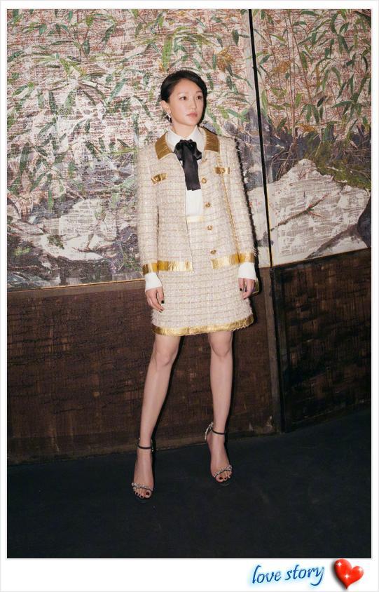 周迅一招打脸发型师！遮眼刘海灵气全无，扎起的那刻网友起立鼓掌