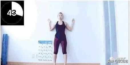 高低肩怎么自我矫正学会这几招,高低肩怎么自我矫正健身