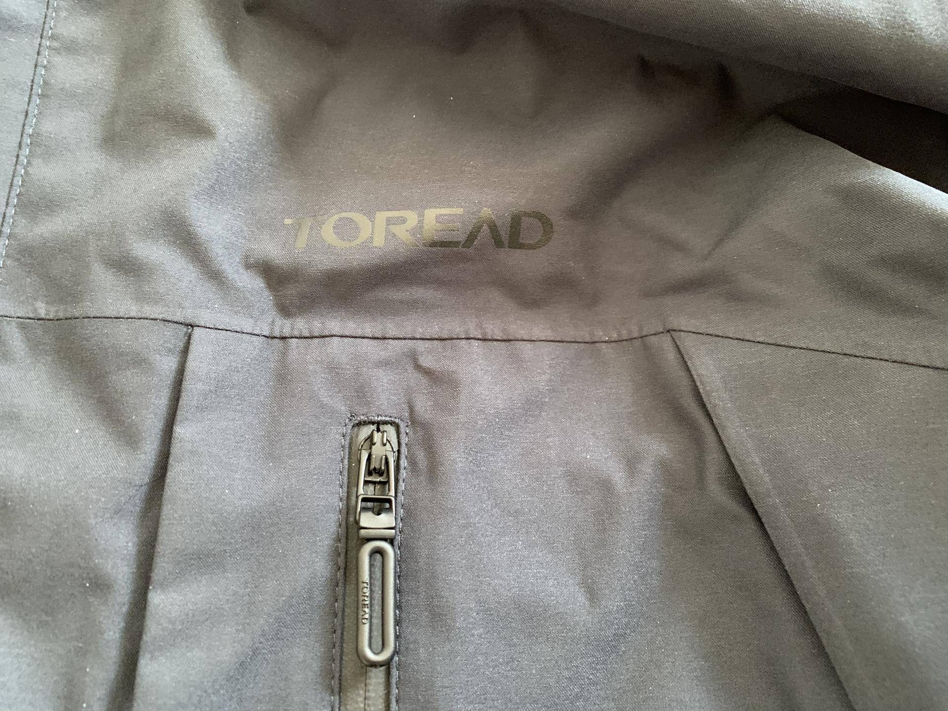 机能风冲锋衣探路者,探路者都市灰冲锋衣