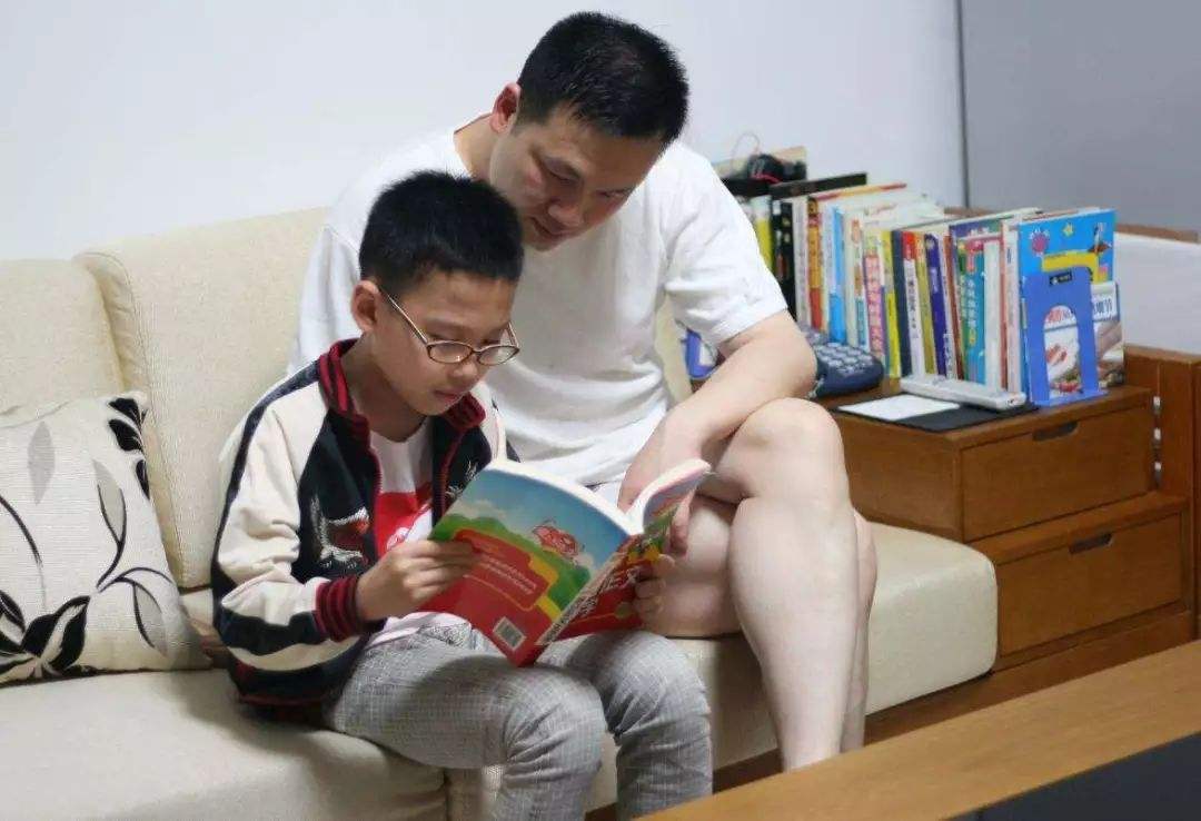 家长教孩子读书读好点,父母如何教育孩子正确的读书