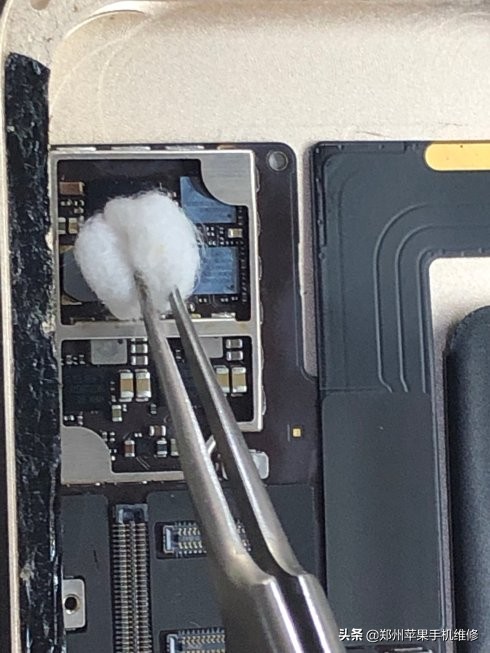 ipadair2屏幕有点触摸不灵,ipadair2不触摸屏幕失灵维修