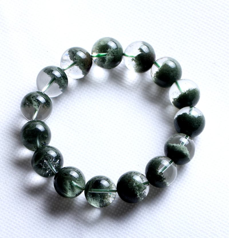 绿幽灵水晶作用和功效,绿幽灵水晶的功效及作用