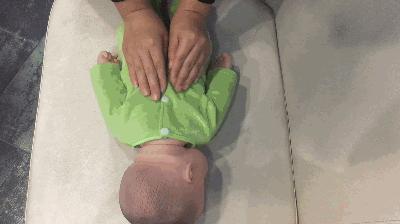 1岁宝宝被痰堵住窒息，化痰，最好用的办法是这5个