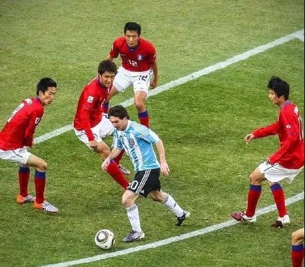 足坛名画之梅西1v11,足坛世界名画完整版