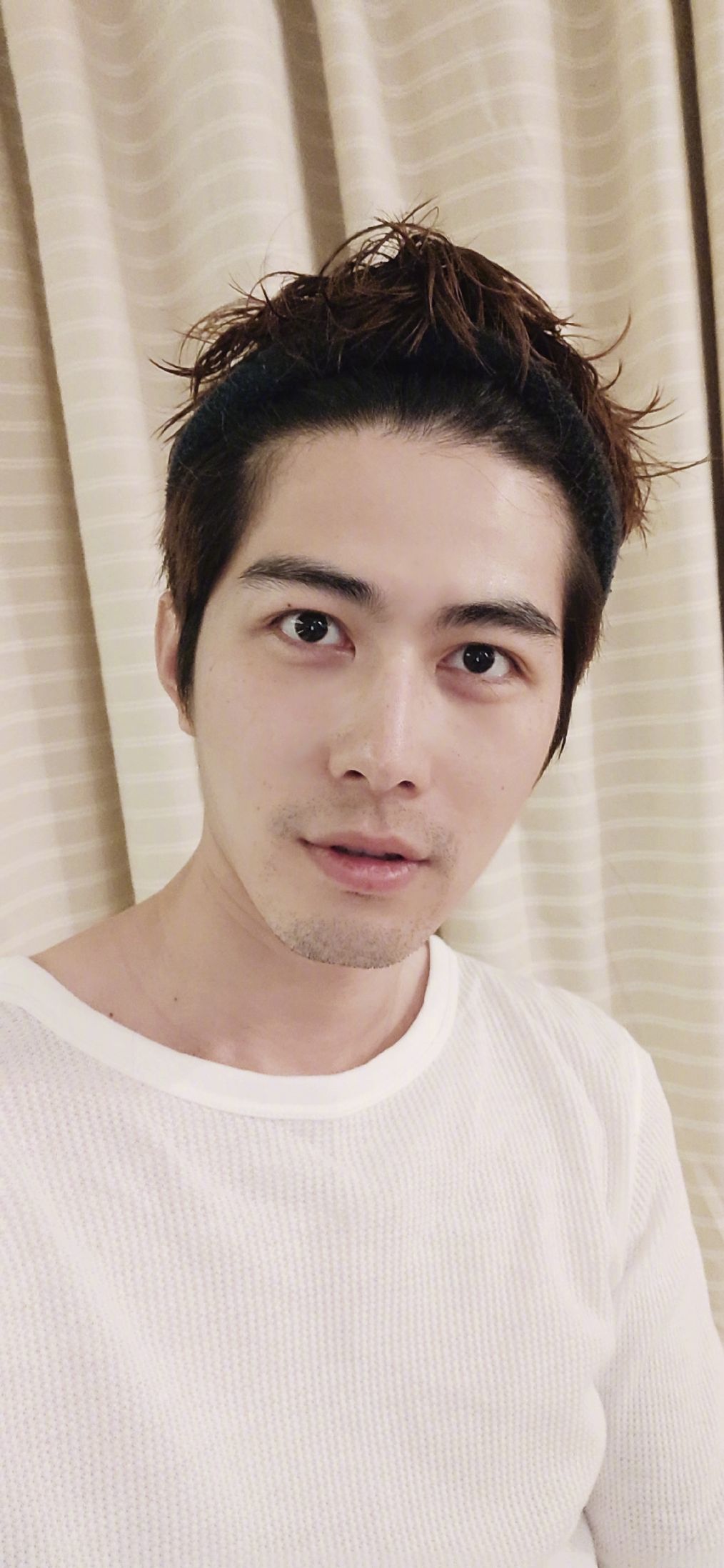 陈学冬车祸腿部受伤,陈学冬脖子扭伤视频