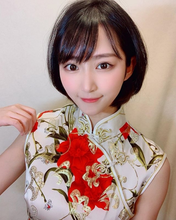 川濑萌，中日混血美女，获得2021年度日本赛车女王大奖