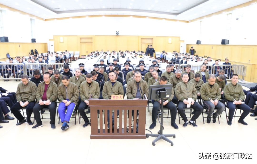 市委常委、政法委书记王亚军深入市中院现场督导冯海军等31人涉黑案件开庭审理工作