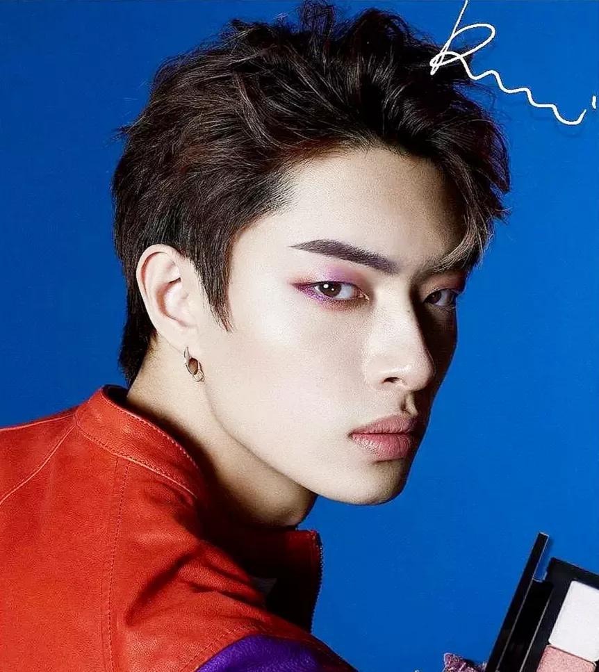 最近男明星代言护肤品,明星代言化妆品为什么不抹脸上