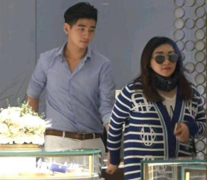 叛逆千金何超盈：未婚先孕，闪婚小8岁哈尔滨学霸，如今怎样了？