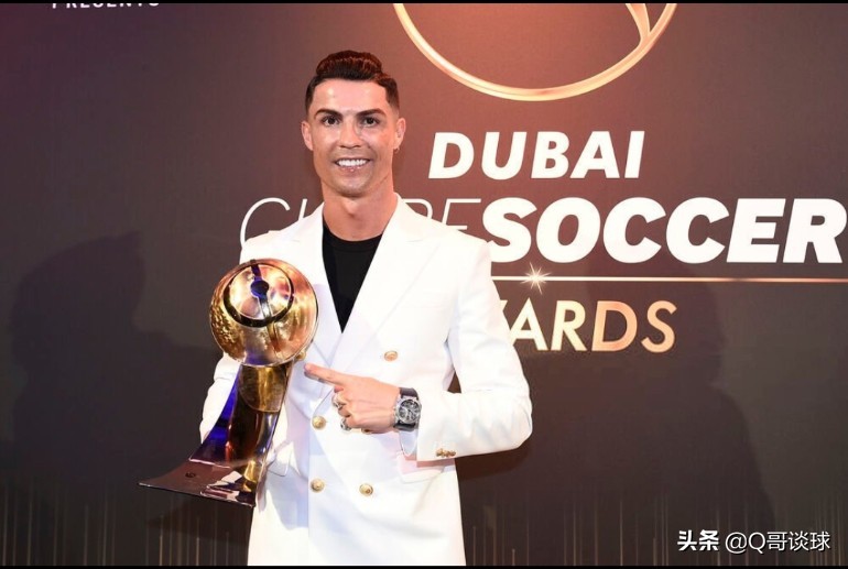 c罗迪拜哈利法塔庆生,c罗回归训练有多开心