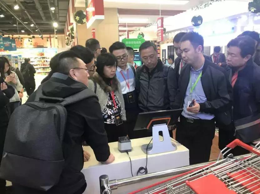 中国零售CIO俱乐部走进好邻居、华冠考察交流暨华为用户大会召开