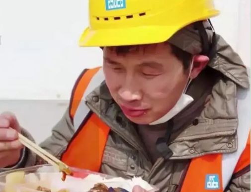 疫情面前，如果你熬不下去了，请看看他们…...