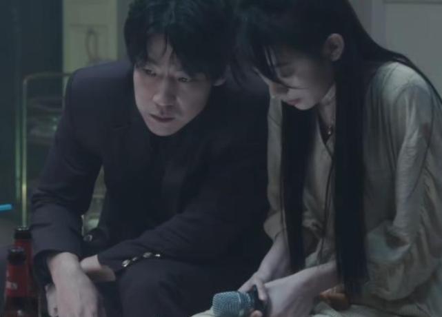 《扫黑风暴》徐英子原型的遭遇，被烟头烫手臂，被牙签刺*处私**