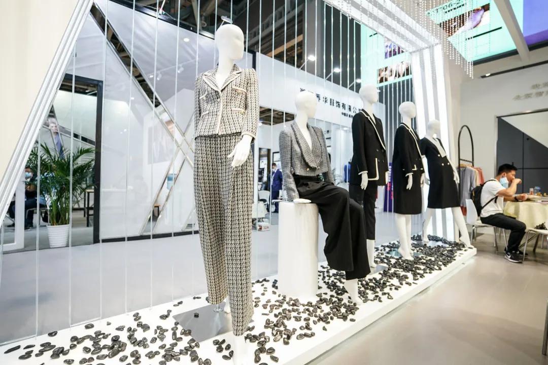 男装女装潮流感爆棚,冬季潮流男装女装穿搭