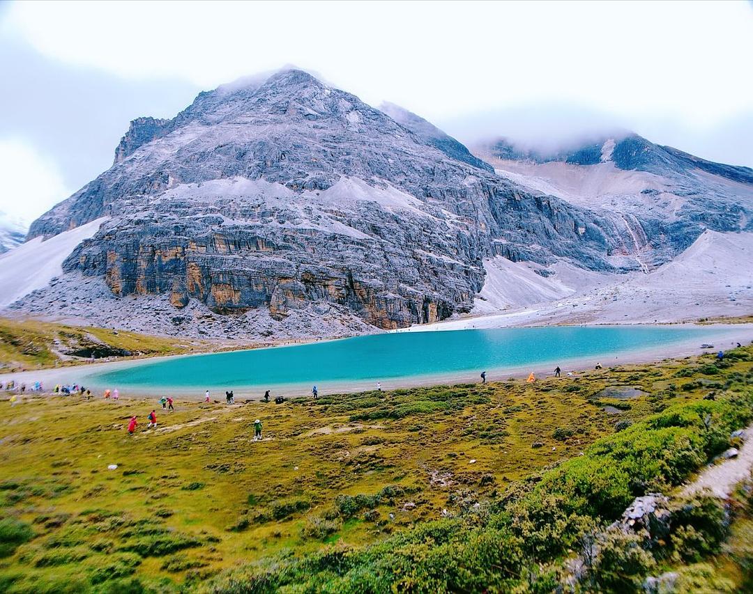 稻城亚丁旅游攻略跟团,九寨沟稻城亚丁成都路线怎么安排