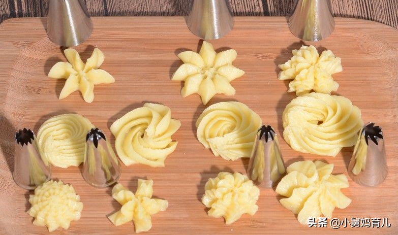 母乳不足可以及时给宝宝喝奶粉吗,母乳过剩大人可以喝吗