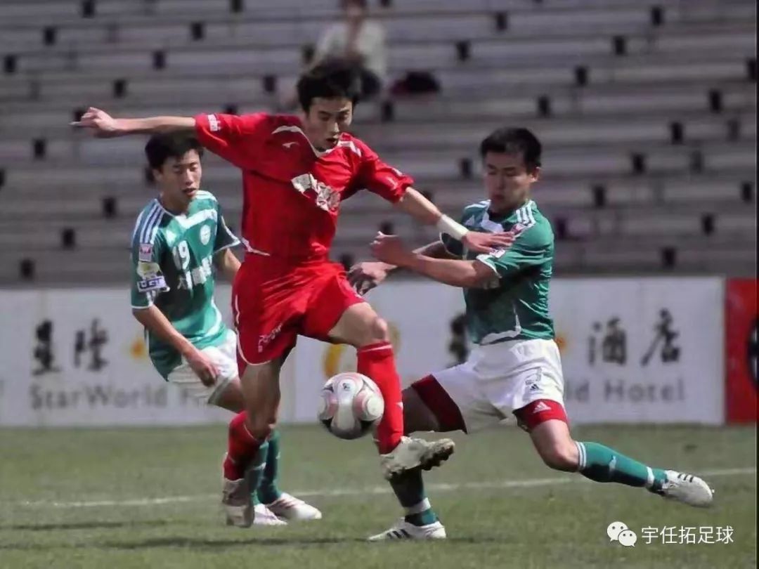 失业四次、卖过卤菜……30岁的他们依然为足球梦想努力