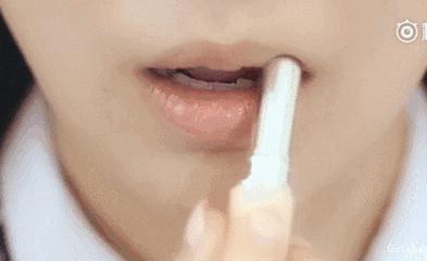 打造水润嘟嘟唇瞬间显小18岁,打造滋润保湿嘟嘟唇