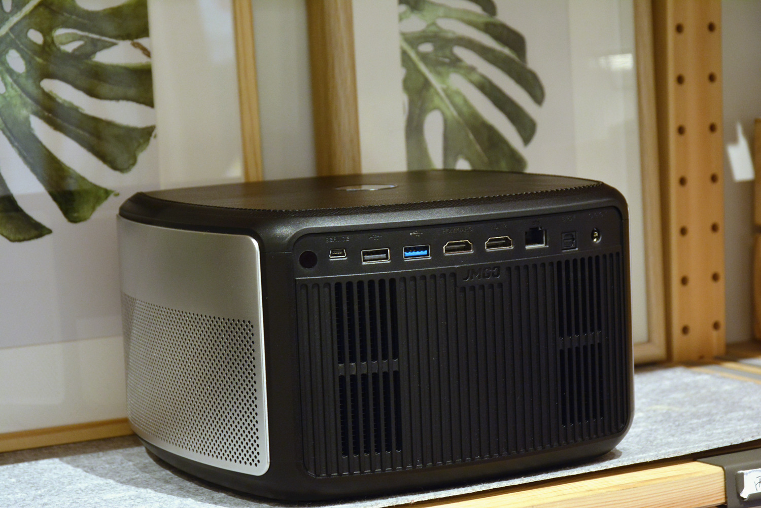 坚果4k超高清投影仪,坚果j10和当贝x3投影哪个好