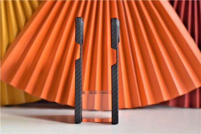 iphone13手机壳带镜头膜测评,iphone13皮革保护壳和硅胶测评