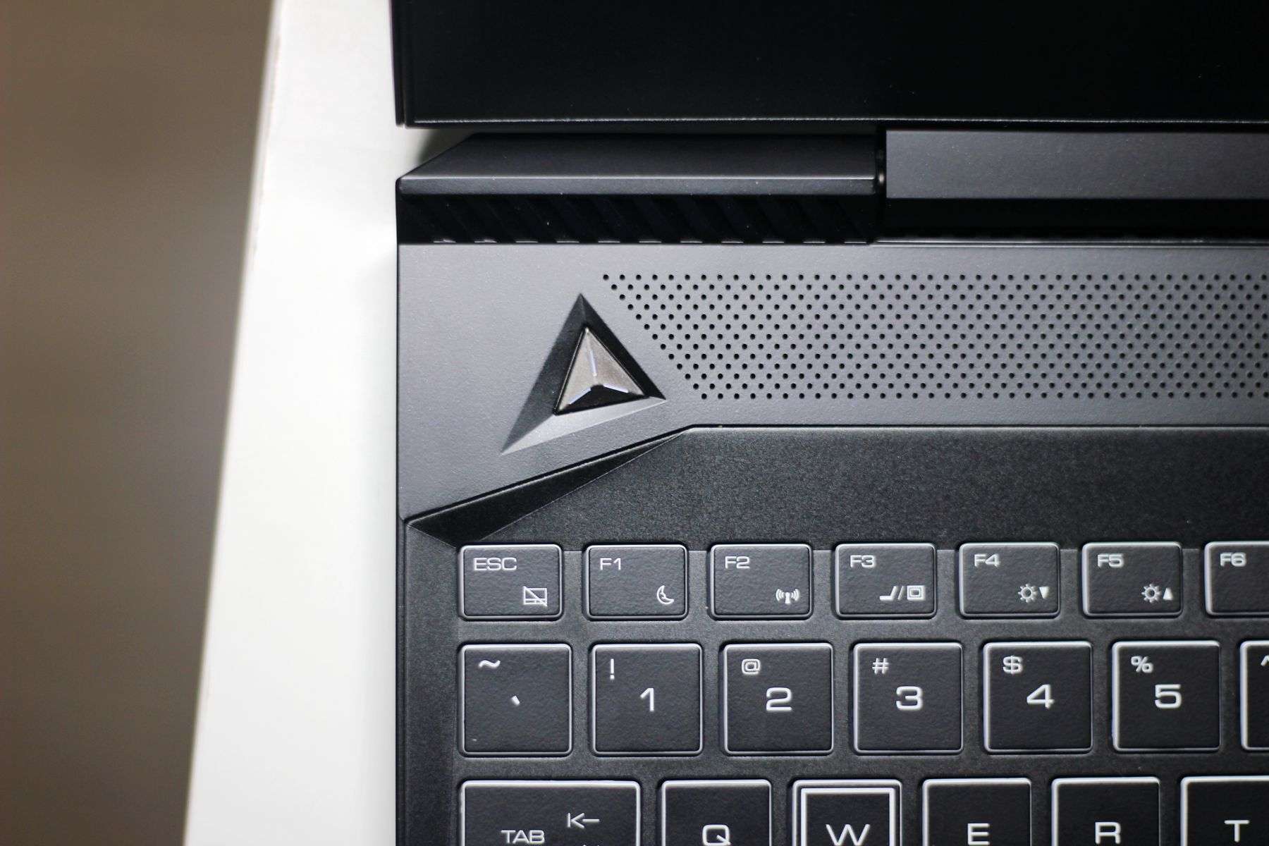 雷神911pro钛空2代游戏本,雷神911air游戏测评1050ti