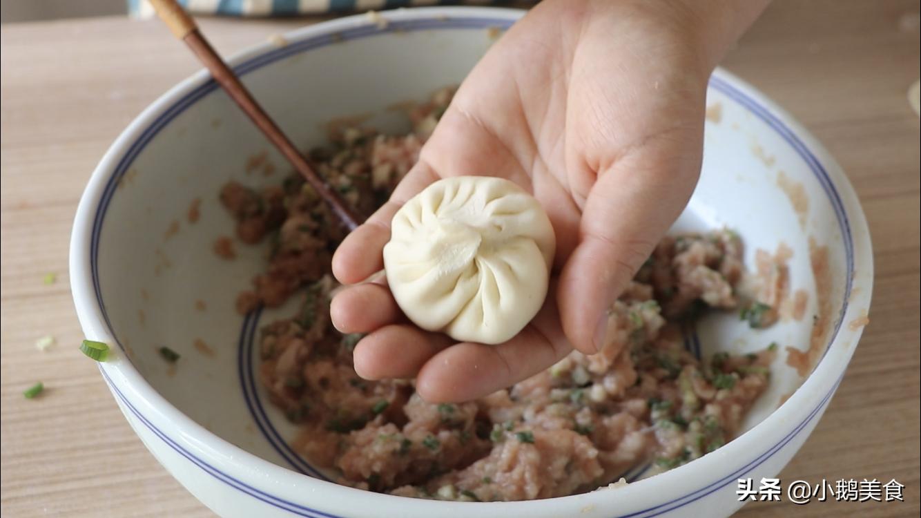 在家做生煎包的做法,教你在家做生煎包