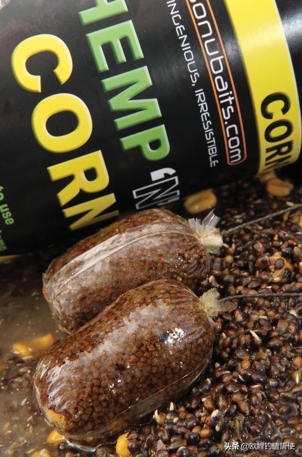 外国人钓鱼打窝技巧,老外用超大饵钓鱼