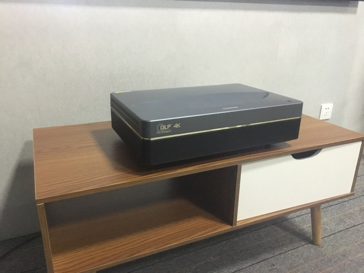 长虹复古7寸电视评测,长虹激光电视V8S操作演示