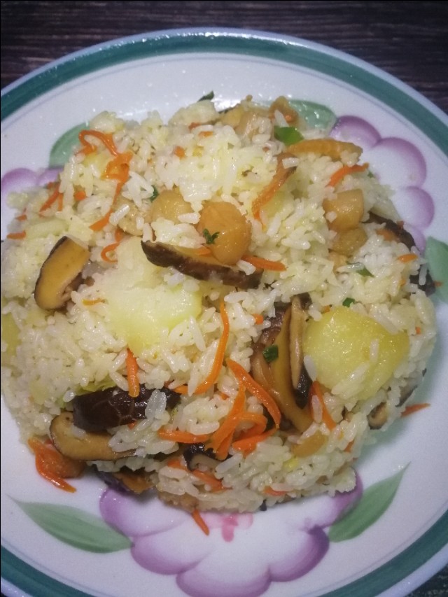 禁海了没有鲜海虾怎么办?瑶柱虾米也能柯出一锅好饭,味更咸香