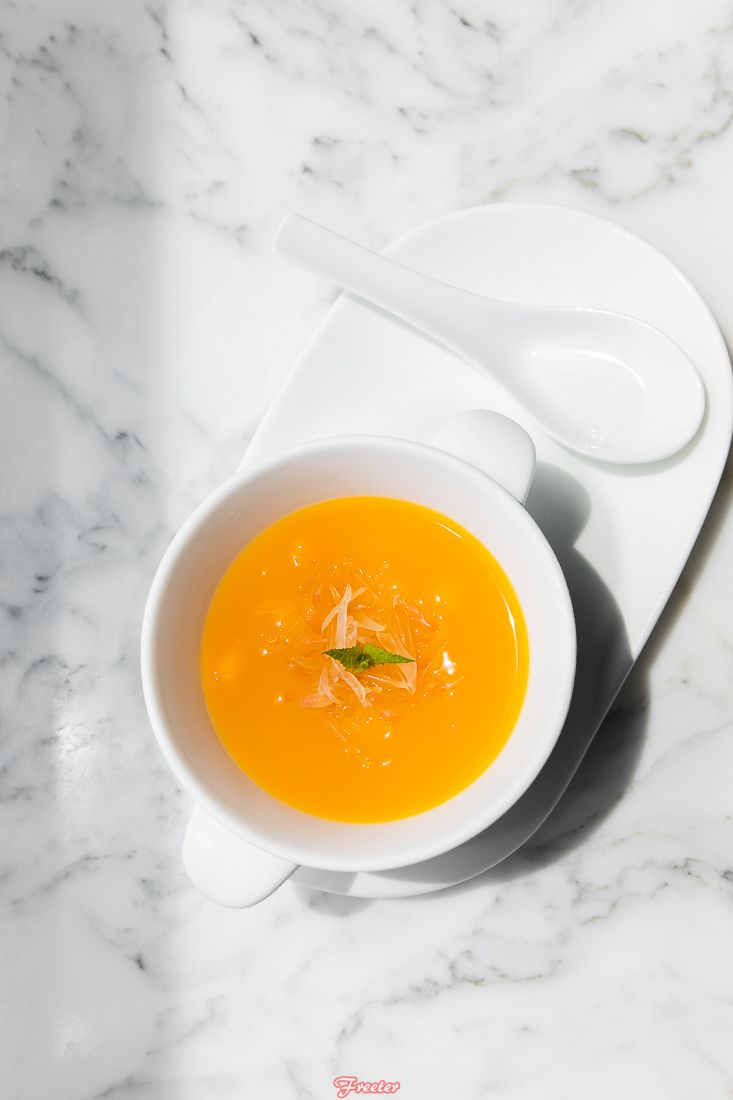 在唐阁，不止有难忘的美食体验，更有43层才能触及的海口绝美风景