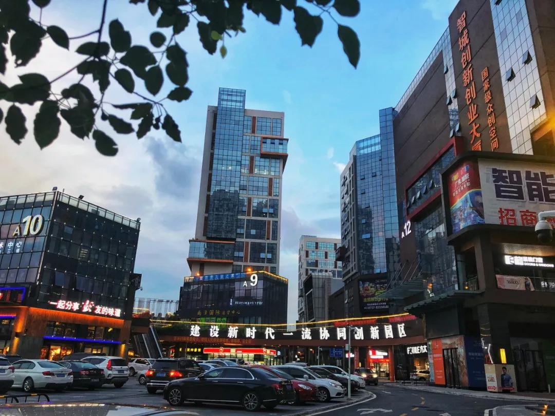 从集成商到自研产品,从单一经营向创业孵化平台转型