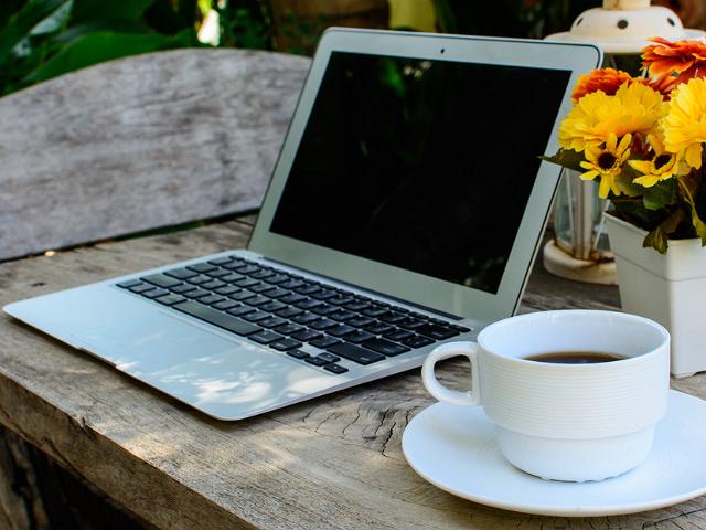 买笔记本电脑配显示器要注意什么,买二手笔记本电脑需要注意什么