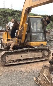 空中一字马搞笑图,一个突如其来的一字马