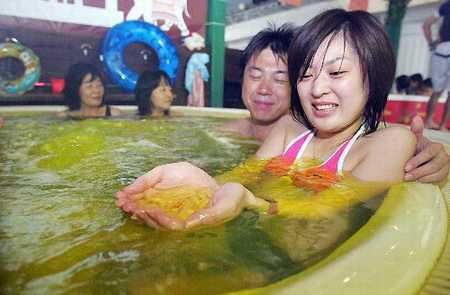 啤酒石油黑泥浴，工业旅游打卡胜地、吸客神器