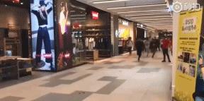 为什么优衣库的衣服被疯抢,哄抢优衣库