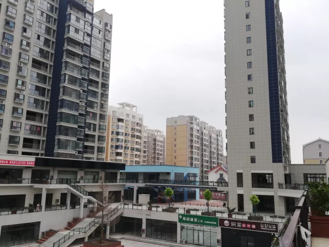 火爆｜N多品牌服装扎堆入驻宝丰观府·万象天街，潮生...