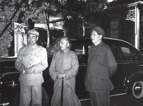 他是民国著名诗人，恃才傲物，想当新中国*官高**，毛主席七个字规劝