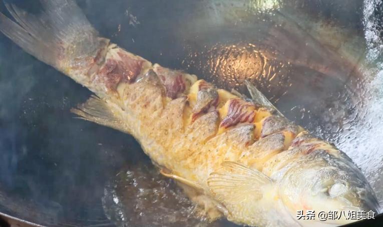 炖鱼怎么去鱼腥味最快最好方法,炖鱼放什么去腥味最快最有效