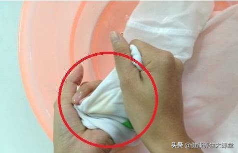 内裤上面很黄是妇科炎症吗,内裤上不脏也会有严重妇科病吗