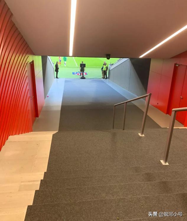 武磊为何会为西班牙出战,西班牙人武磊对阵梅西