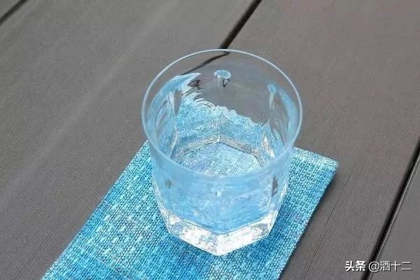 威士忌起源和发展史动画,传统威士忌玻璃杯