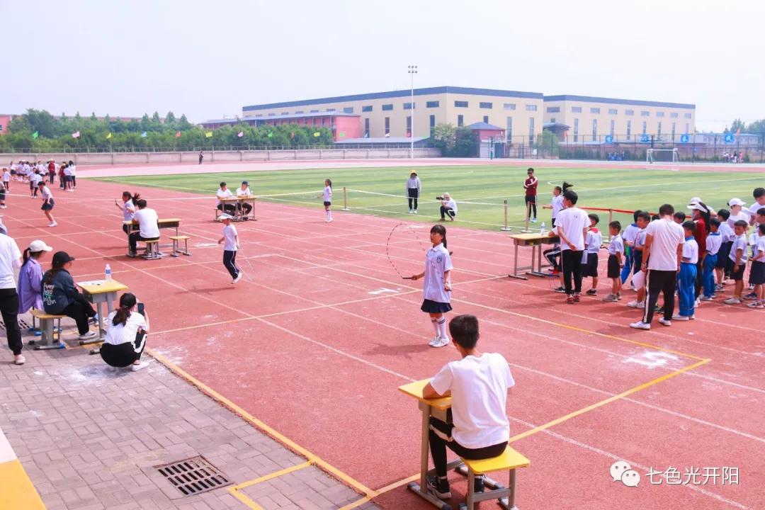 邯郸市七色光开阳学校丛台区,邯郸七色光开阳小学跳绳