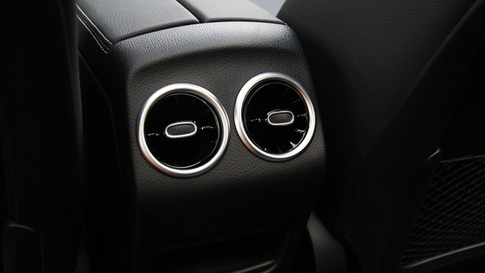 奔驰gla200排量多大,奔驰gla2004matic