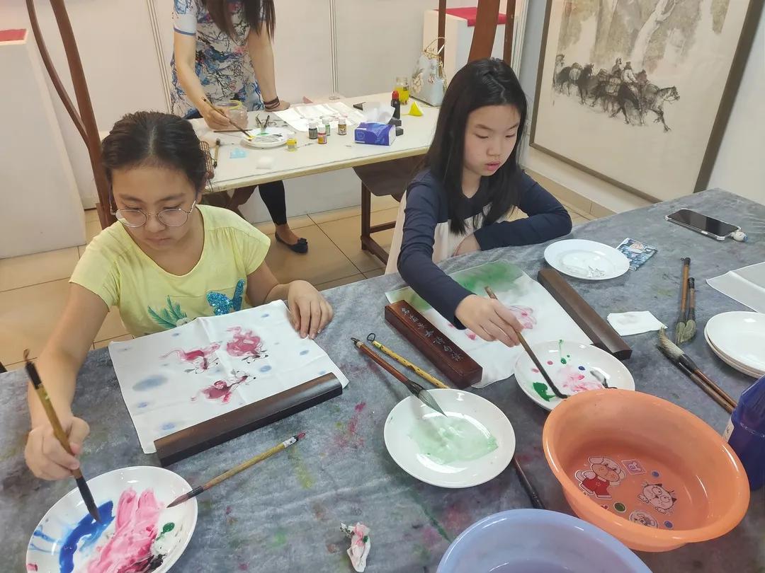 丹青丝韵——张智棟中国画丝巾绘画课堂第一期活动掠影
